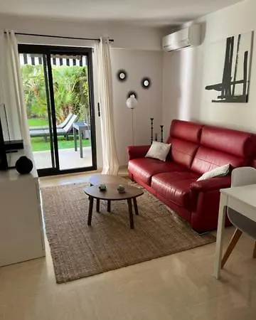 Apartment T2 Avec Terrasse Et Jardin